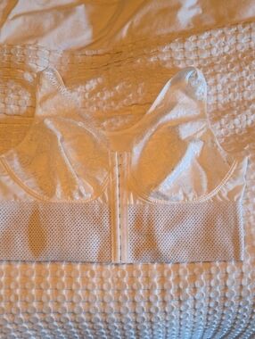 White Front-Closure Comfort Wireless Bra
